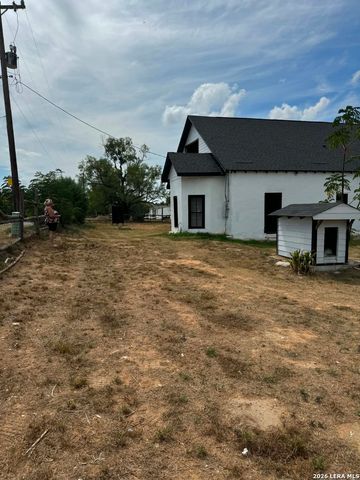 21805 Senior Rd, Von Ormy, TX 78073