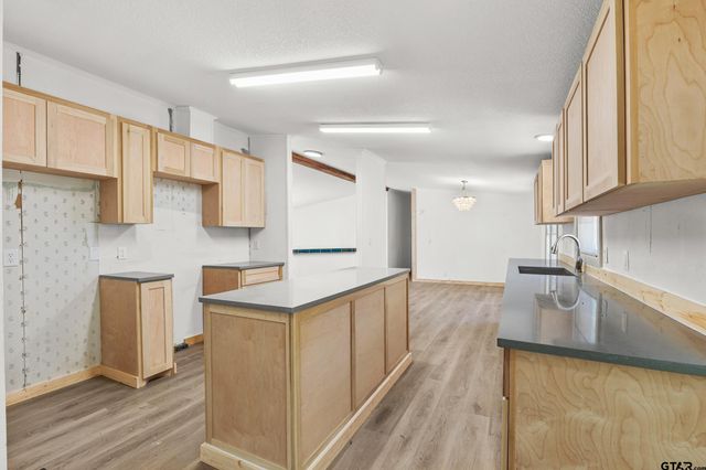 180 SE County Road 4275, Mt Vernon, TX 75457