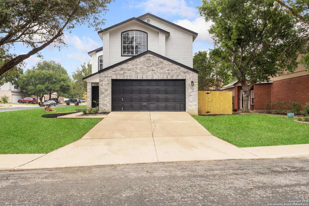 12243 Gwendolen Dr, San Antonio, TX 78253