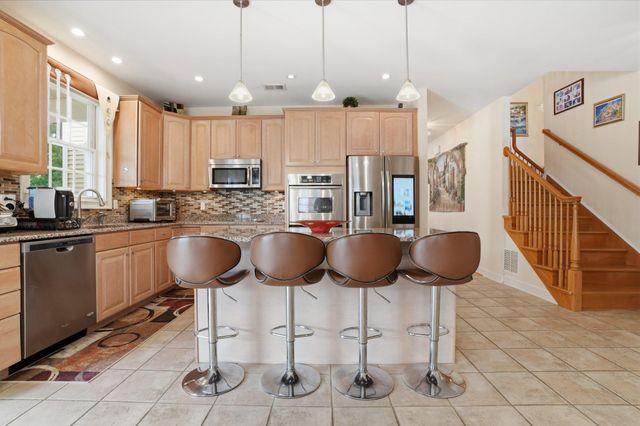 2780 HONEYSUCKLE LN, Huntingdon Valley, PA 19006