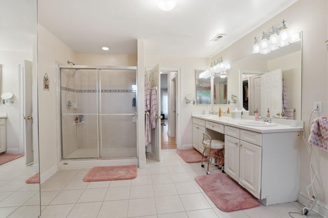 2780 HONEYSUCKLE LN, Huntingdon Valley, PA 19006