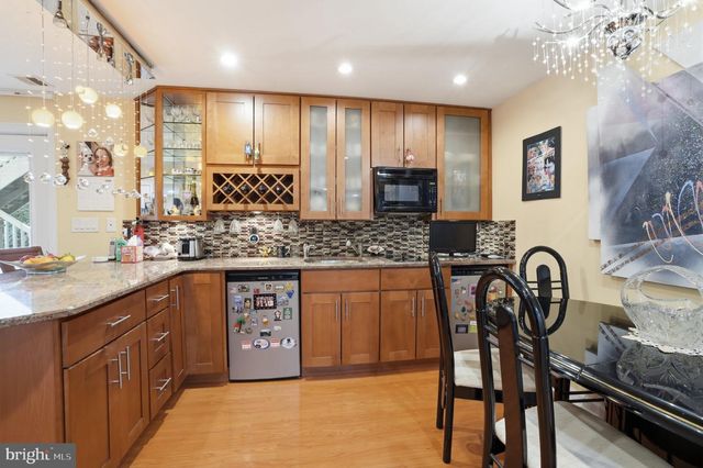 2780 HONEYSUCKLE LN, Huntingdon Valley, PA 19006