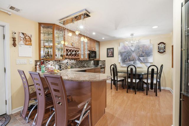 2780 HONEYSUCKLE LN, Huntingdon Valley, PA 19006