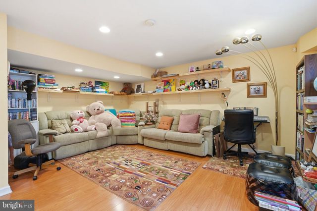 2780 HONEYSUCKLE LN, Huntingdon Valley, PA 19006