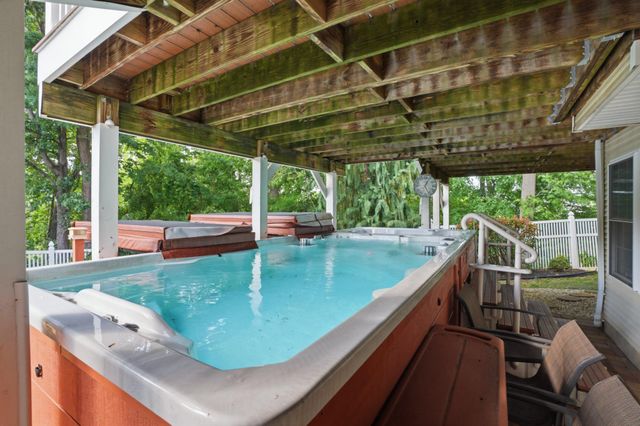 2780 HONEYSUCKLE LN, Huntingdon Valley, PA 19006