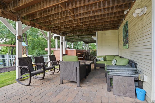 2780 HONEYSUCKLE LN, Huntingdon Valley, PA 19006