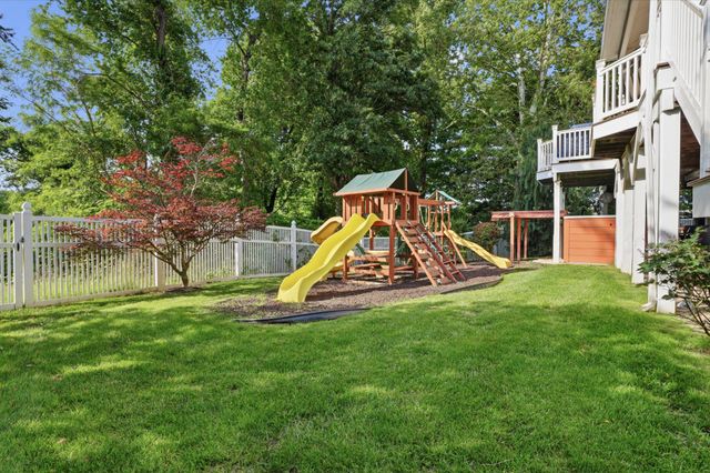 2780 HONEYSUCKLE LN, Huntingdon Valley, PA 19006