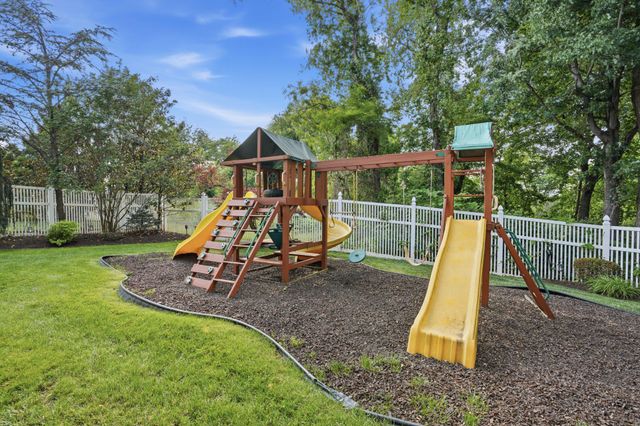 2780 HONEYSUCKLE LN, Huntingdon Valley, PA 19006