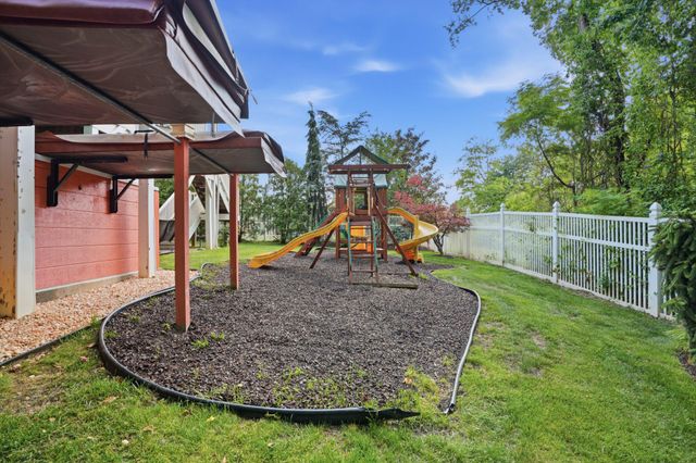 2780 HONEYSUCKLE LN, Huntingdon Valley, PA 19006