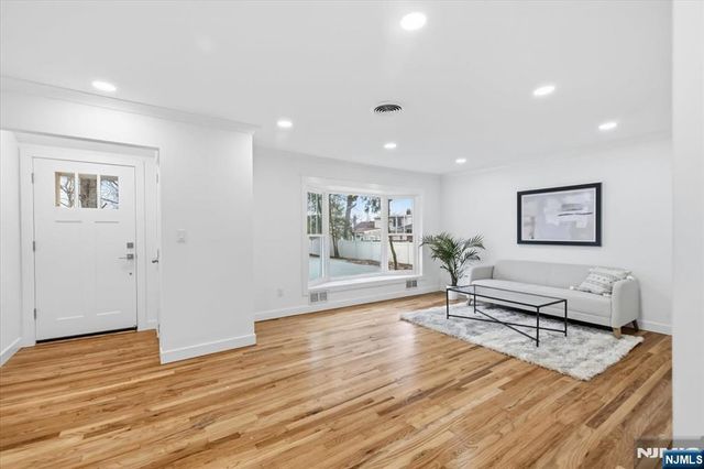 0-04 Pine, Fair Lawn, NJ 07410