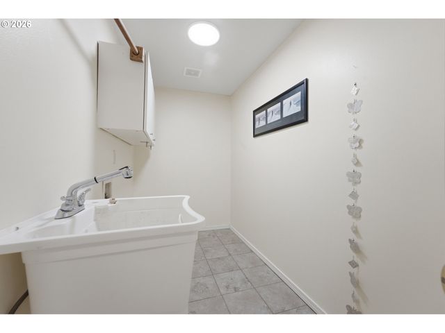 21154 Sw LADYFERN Dr, Sherwood, OR 97140