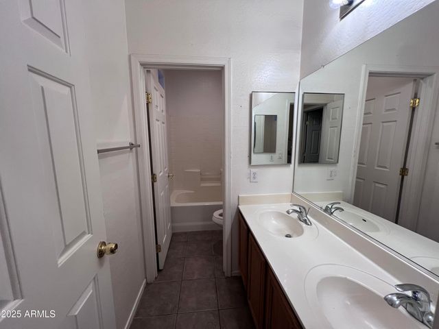 1961 E SHANNON Street, Gilbert, AZ 85295