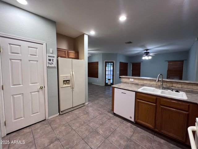 1961 E SHANNON Street, Gilbert, AZ 85295