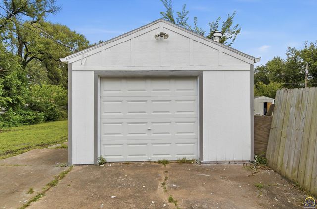 2510 SE Wisconsin AVE, Topeka, KS 66605