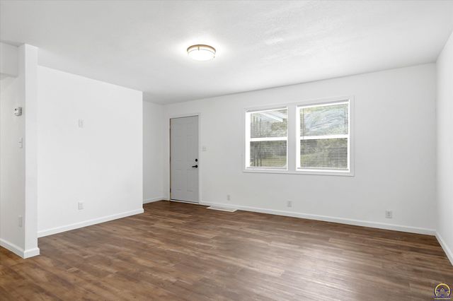 2510 SE Wisconsin AVE, Topeka, KS 66605
