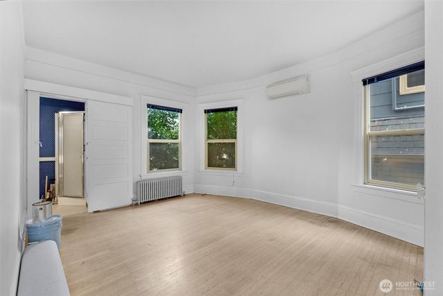 708 Warren Avenue N, Seattle, WA 98109