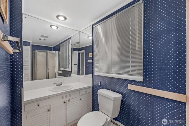 708 Warren Avenue N, Seattle, WA 98109