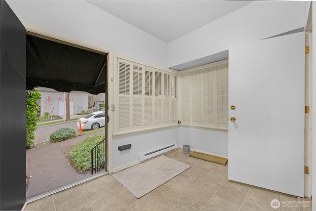 708 Warren Avenue N, Seattle, WA 98109