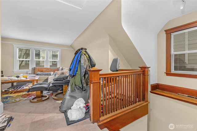 708 Warren Avenue N, Seattle, WA 98109