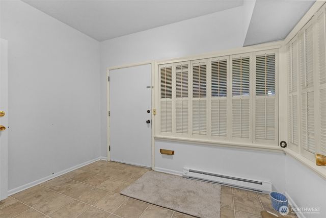 708 Warren Avenue N, Seattle, WA 98109