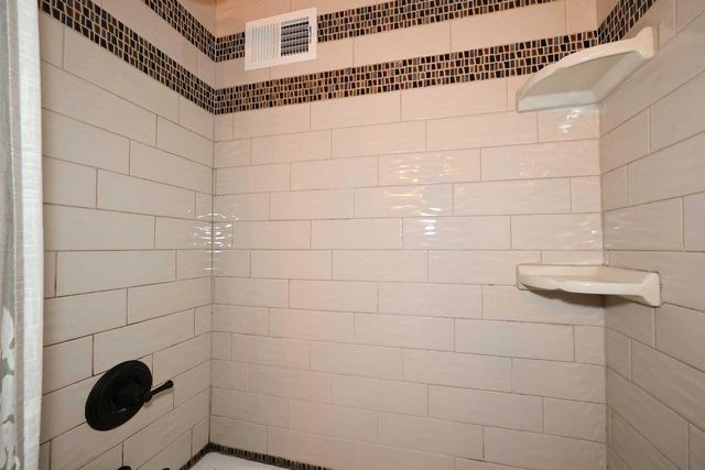 10907 Glenway COURT, Wauwatosa, WI 53222