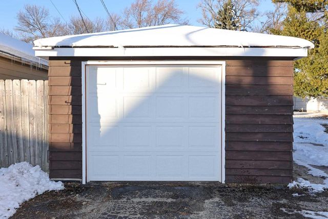 10907 Glenway COURT, Wauwatosa, WI 53222