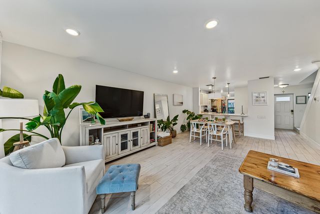 1315 MIAMI Road D, Fort Lauderdale, FL 33316
