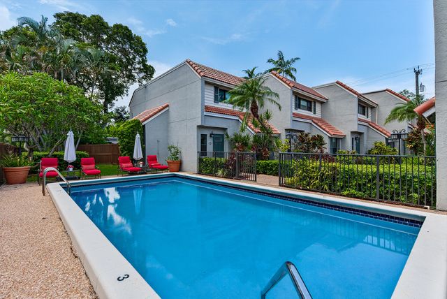 1315 MIAMI Road D, Fort Lauderdale, FL 33316
