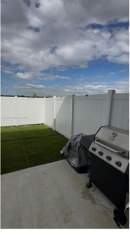 1070 NW 6th Ter, Florida City, FL 33034