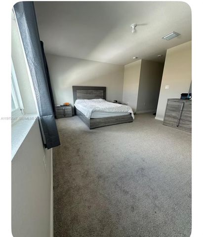 1070 NW 6th Ter, Florida City, FL 33034