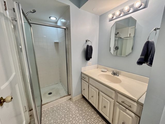 9800 S Karlov Avenue 2D, Oak Lawn, IL 60453