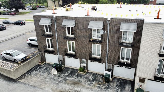 9800 S Karlov Avenue 2D, Oak Lawn, IL 60453