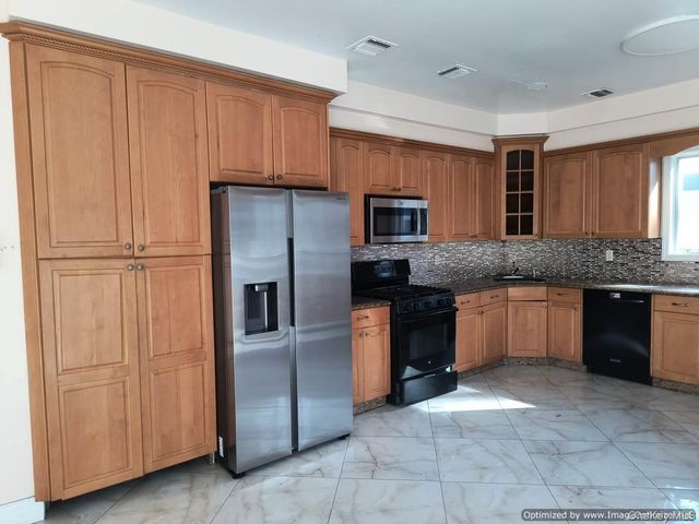 73 W Maple Avenue, Monsey, NY 10952