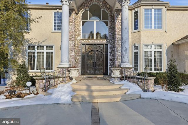 534 HOLLY KNOLL, Churchville, PA 18966