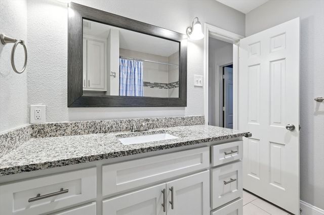 2405 Castle Street, Irving, TX 75038