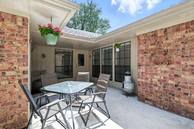 2405 Castle Street, Irving, TX 75038