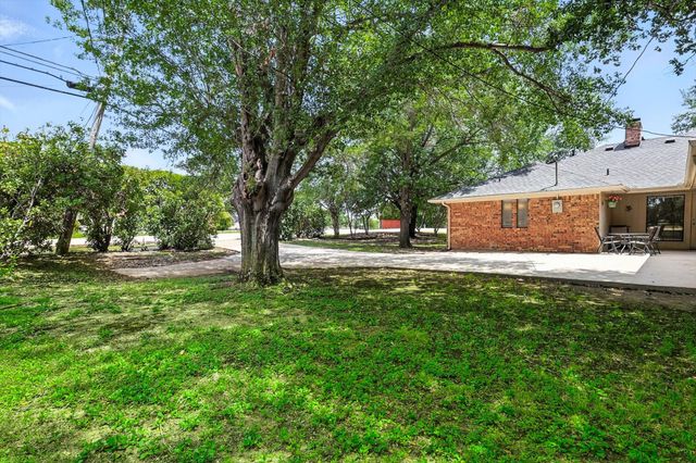2405 Castle Street, Irving, TX 75038
