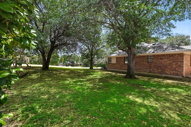 2405 Castle Street, Irving, TX 75038