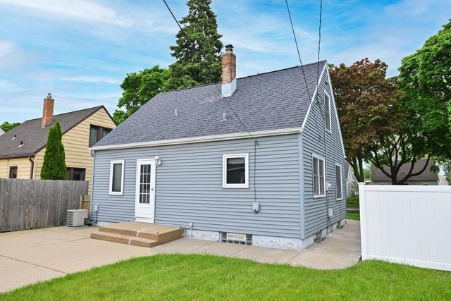 3131 Burrell STREET, Milwaukee, WI 53207