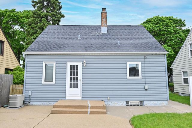 3131 Burrell STREET, Milwaukee, WI 53207