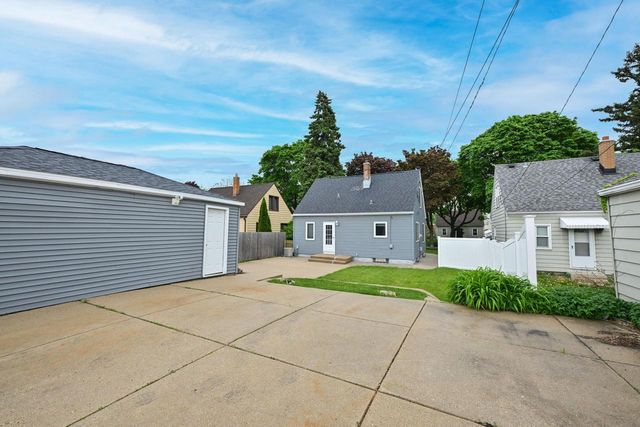 3131 Burrell STREET, Milwaukee, WI 53207
