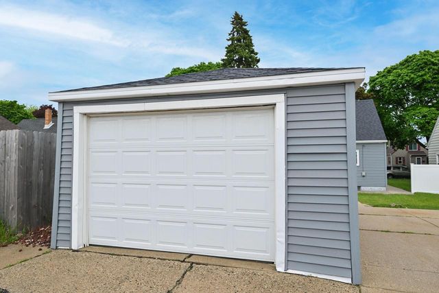 3131 Burrell STREET, Milwaukee, WI 53207