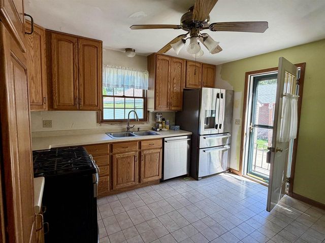 1720 Myra Avenue, Janesville, WI 53548