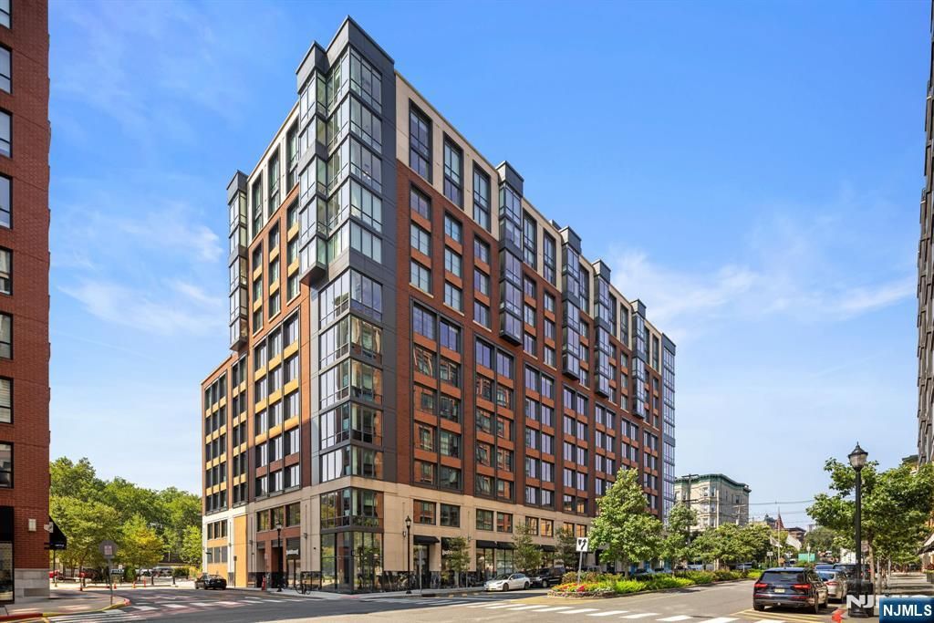 1000 Maxwell Lane 8A, Hoboken, NJ 07030