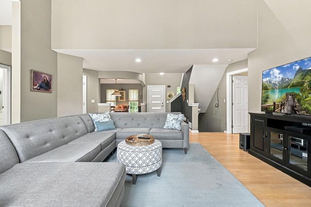 4949 Lake DRIVE, West Bend, WI 53095