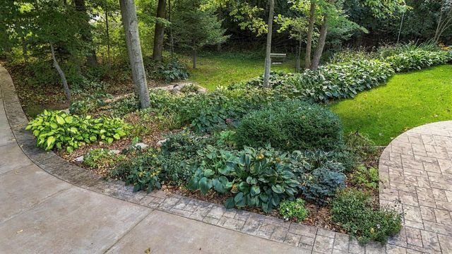 4949 Lake DRIVE, West Bend, WI 53095
