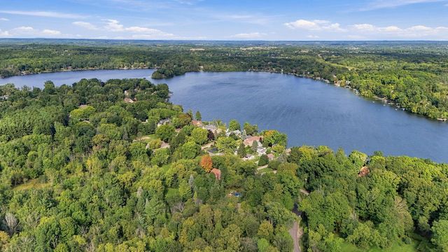 4949 Lake DRIVE, West Bend, WI 53095