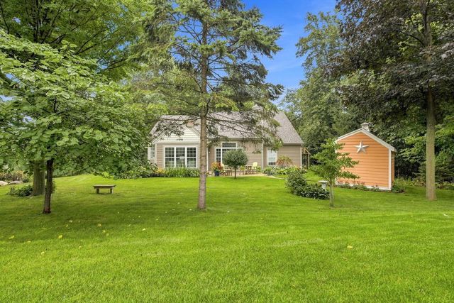 4949 Lake DRIVE, West Bend, WI 53095