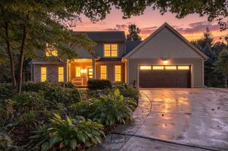 4949 Lake DRIVE, West Bend, WI 53095