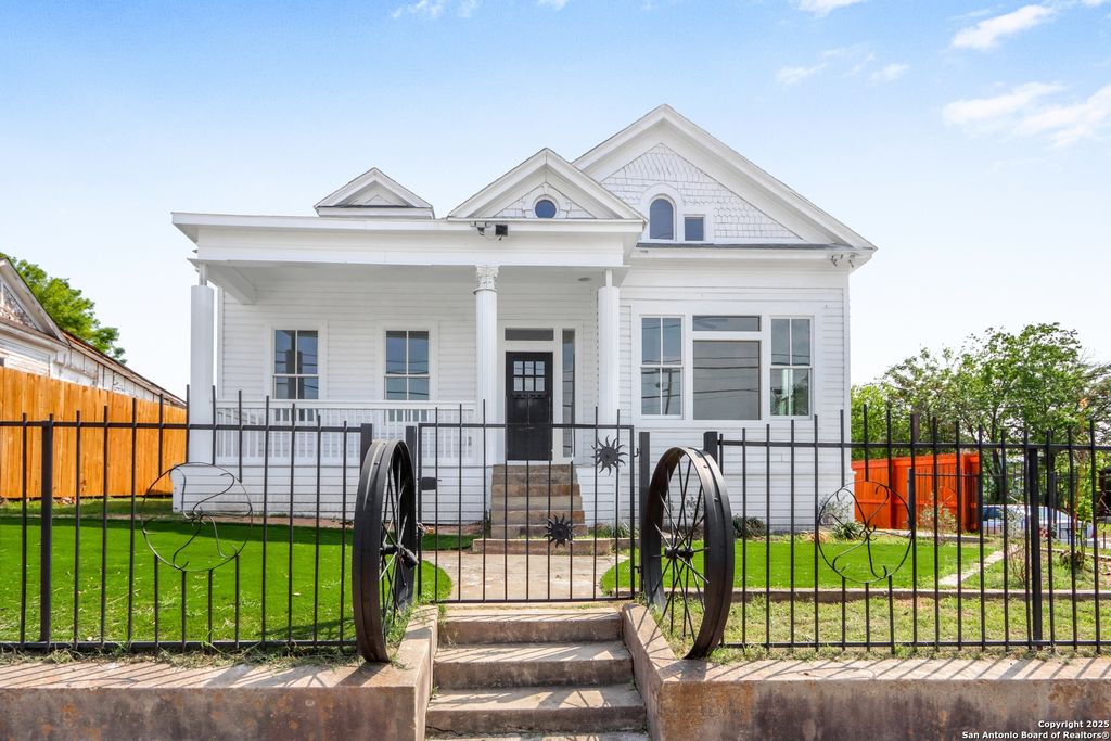 502 Sherman, San Antonio, TX 78202